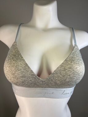 PINK Victoria's Secret Wear Everywhere wireless lightly
lined Bra 34C